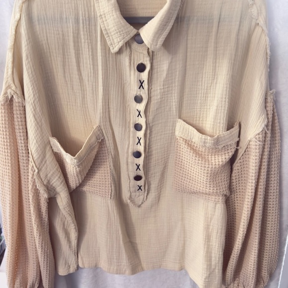 POL x Freckled Poppy Textured Henley Pullover - Picture 2 of 11